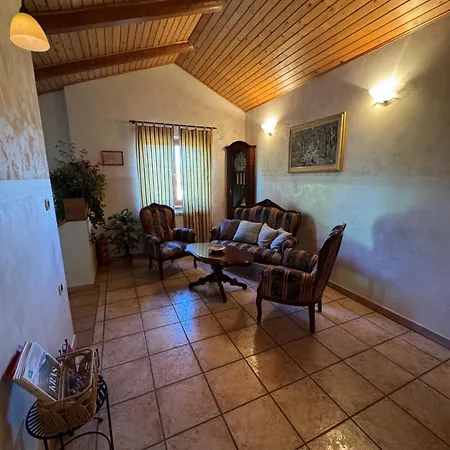 بيت ضيافة Omnia 3*